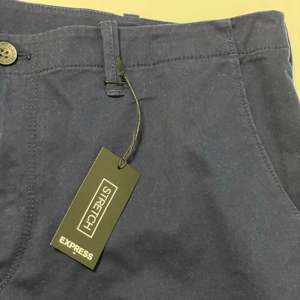 Express Classic Fit Stretch Shorts Mens Size 38 Plain Navy Blue, NWT